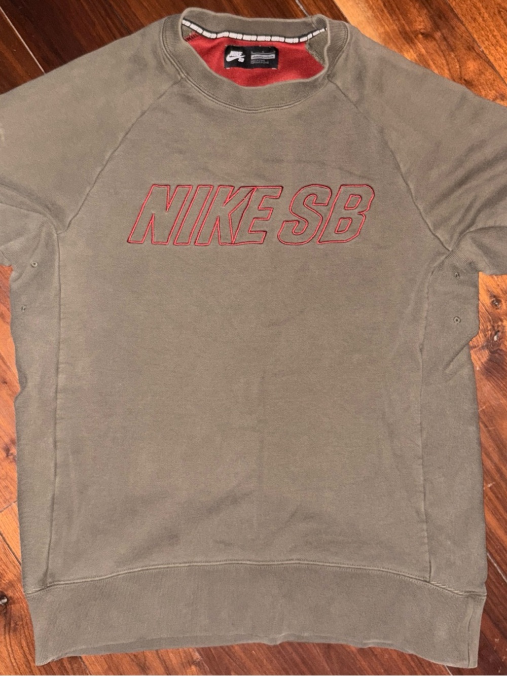 Nike SB Embroidered Crewneck Sweatshirt Medium 🛹